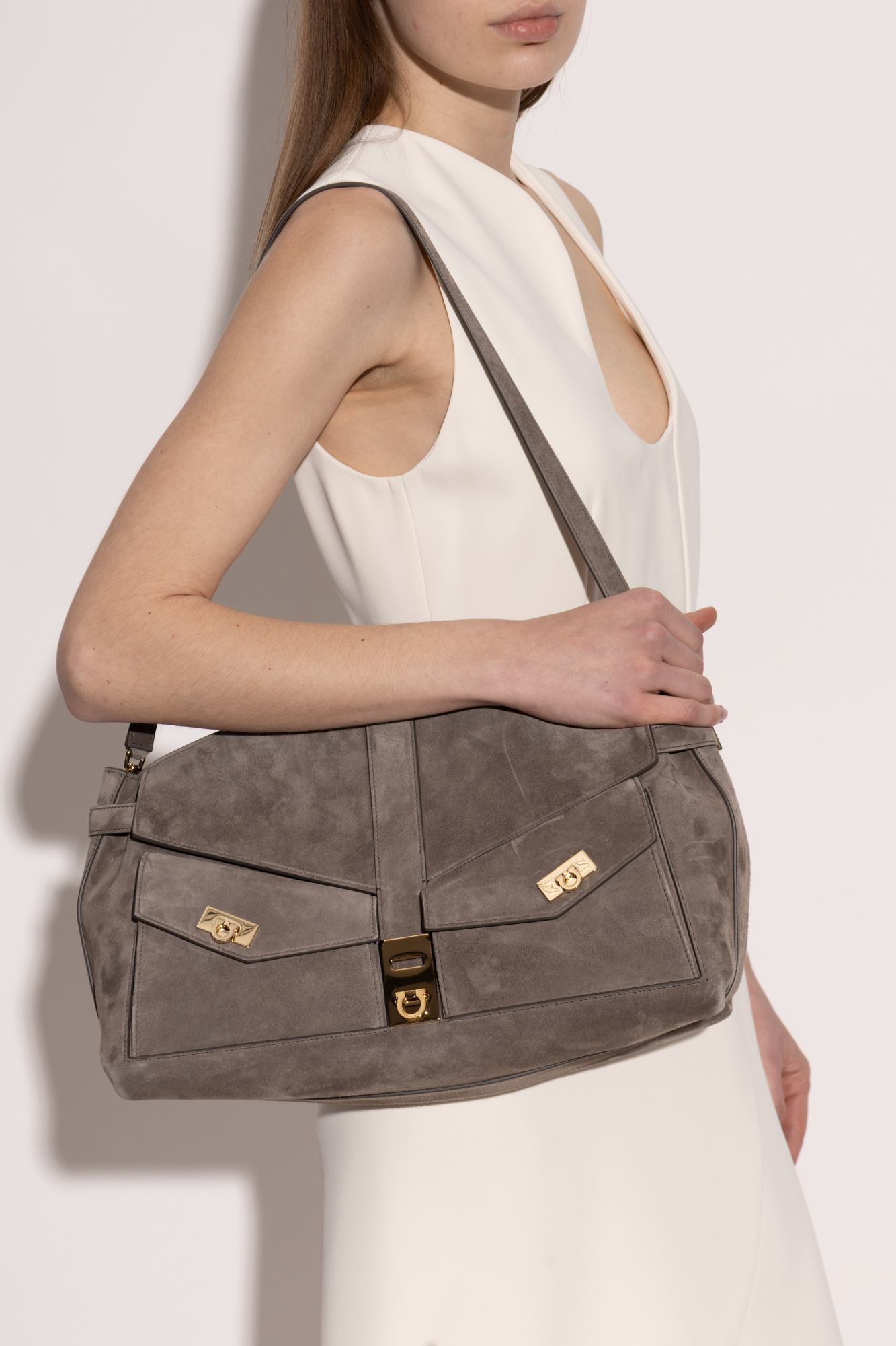 ハンドバッグ Ferragamo Hug multipocket L gray shoulder bag Salvatore Ferragamo Hug Multipocket L Gray Shoulder Bag